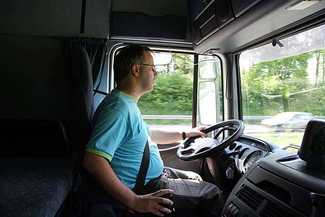 You are currently viewing Truck Drivers May Face Health Risks Unrelated to COVID-19